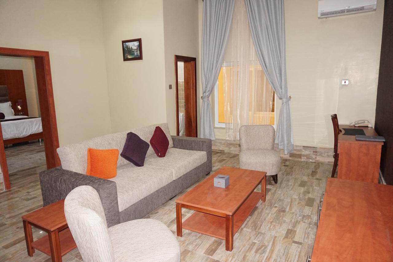 Aenon Suites Oshogbo Εξωτερικό φωτογραφία