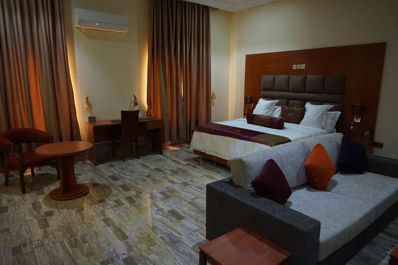 Aenon Suites Oshogbo Εξωτερικό φωτογραφία
