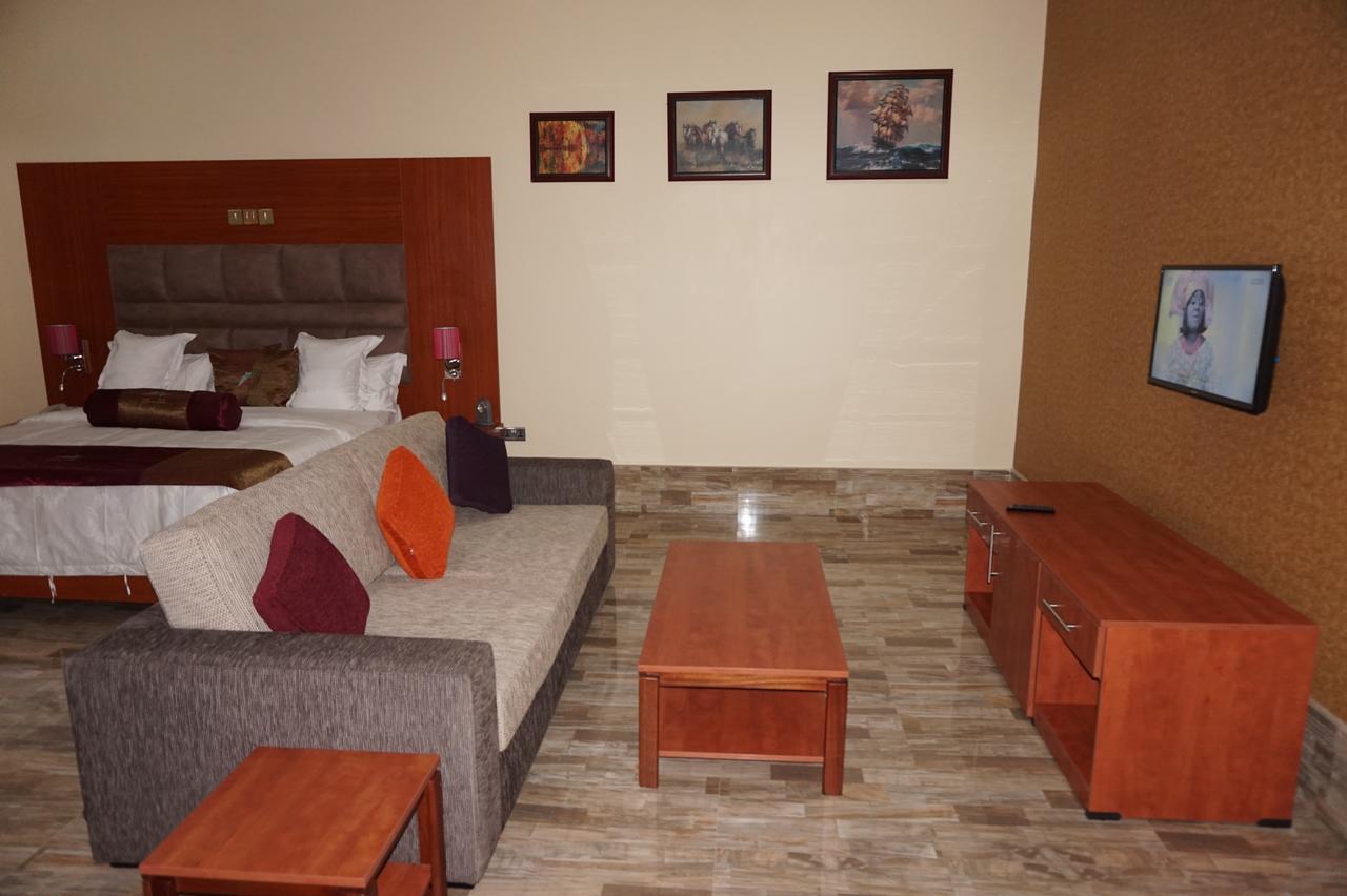 Aenon Suites Oshogbo Εξωτερικό φωτογραφία