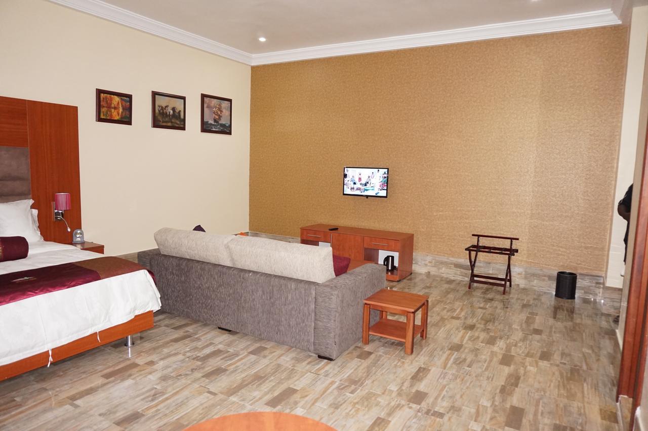 Aenon Suites Oshogbo Εξωτερικό φωτογραφία